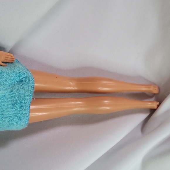 Barbie Doll Fun to Dress 1992 Blue Bath Towel Mattel Played with - Picture 7 of 8